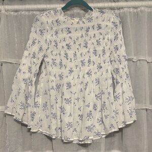 Adiva Women’s White and Blue Floral Bell-sleeve Blouse Size M